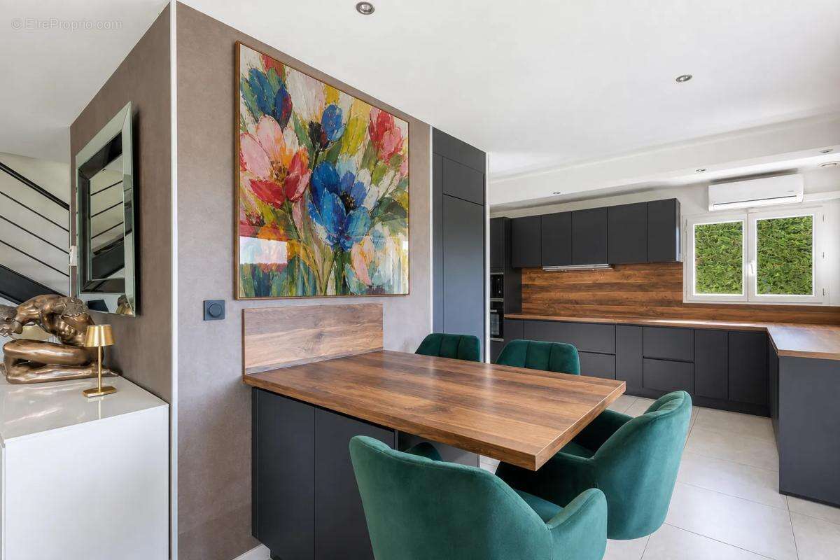 Maison familiale de 176m² – Matériaux de qualité, aucun travaux, cadre très paisible - photo 10