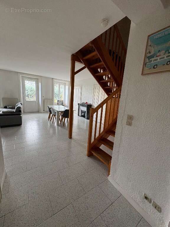 Appartement à SAINT-JUST-SAINT-RAMBERT