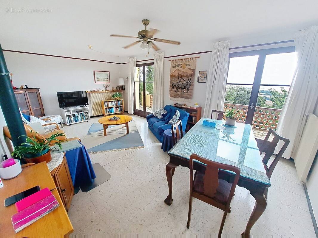 Proche Cadours Maison T6 178m² Vue exceptionnelle. Beau jardin 1500m² - photo 4