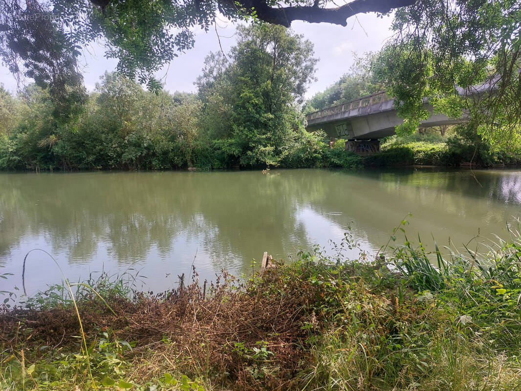 Terrain à LA FLECHE