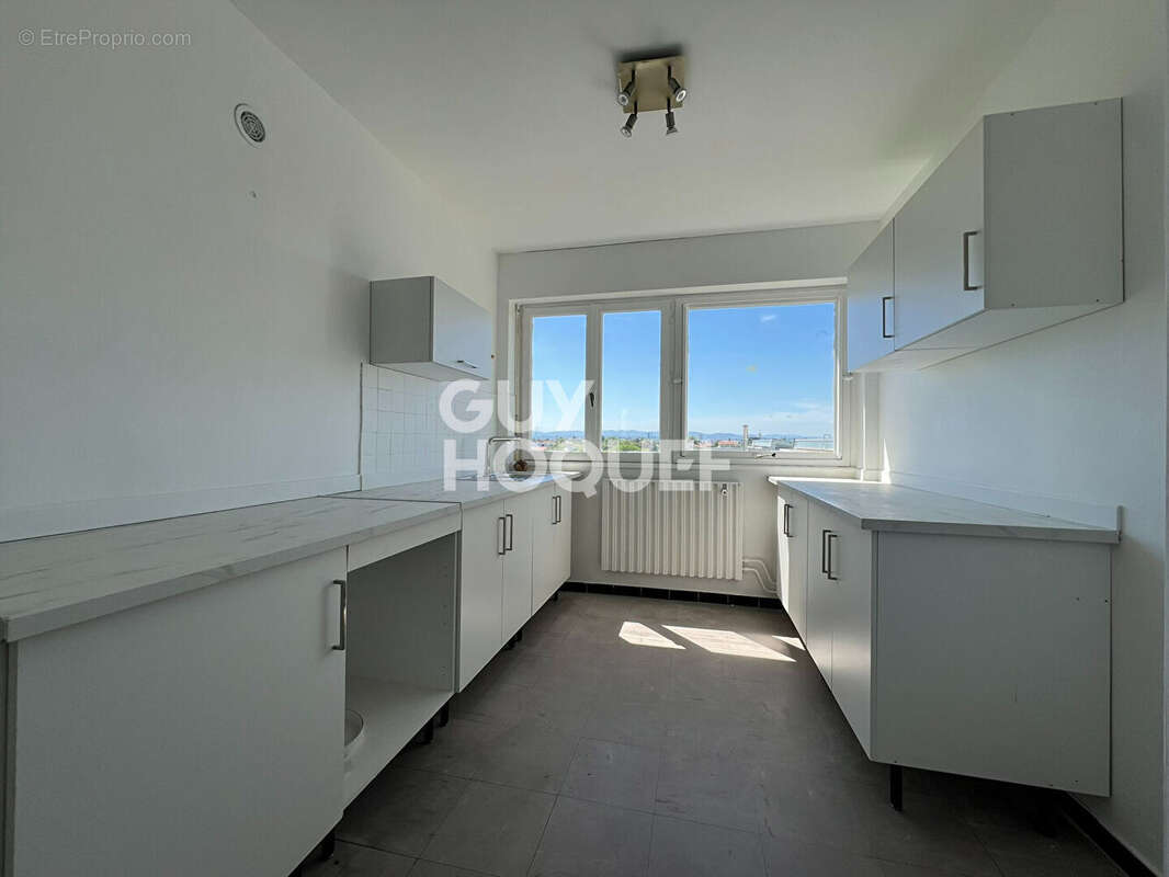 Appartement à DECINES-CHARPIEU
