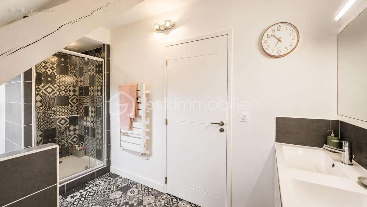 Maison familiale de 160 m² avec sous-sol total - photo 12