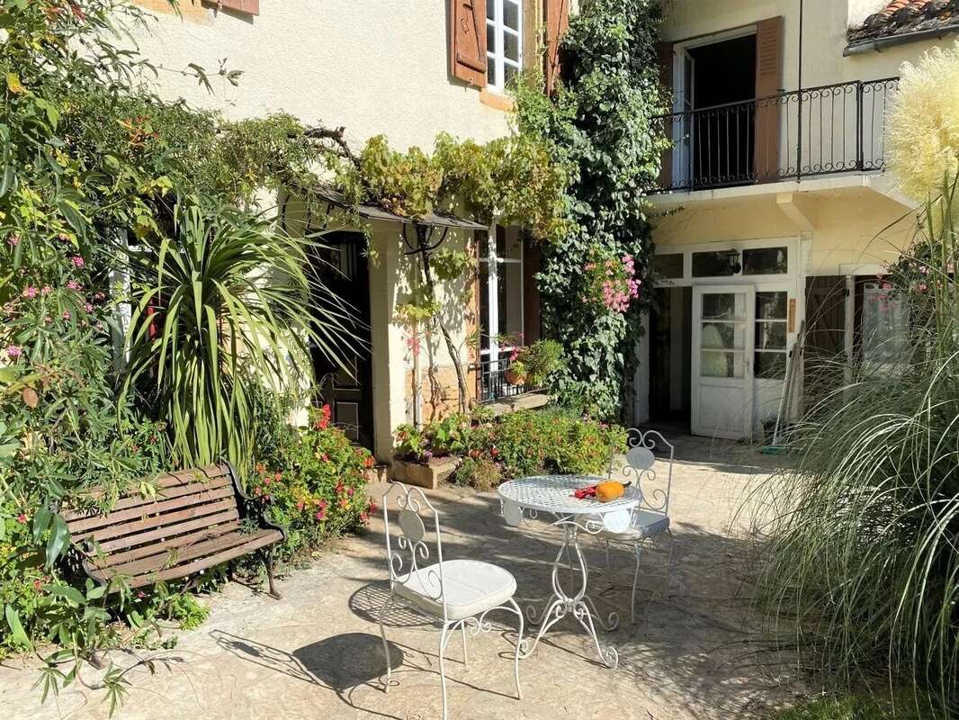Maison à FRAYSSINET-LE-GELAT