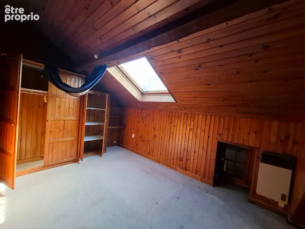 URRUGNE Bourg A rénover: Appartement mansardé de 136.96 m2 et cave - photo 5