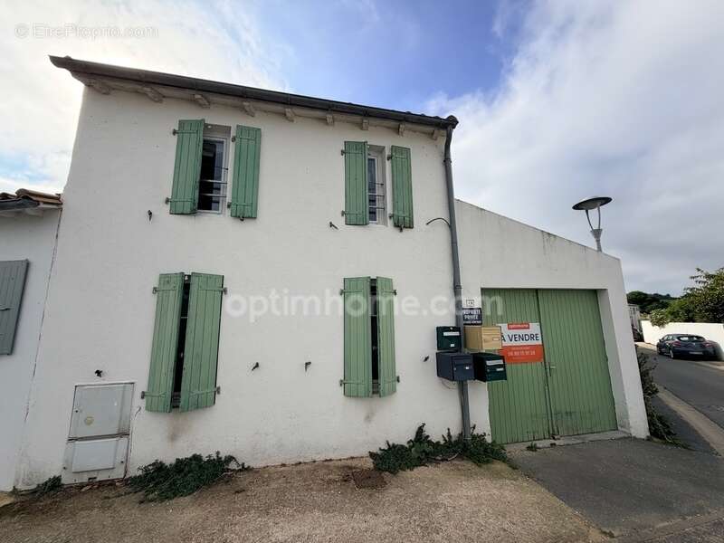 Appartement à LA FLOTTE