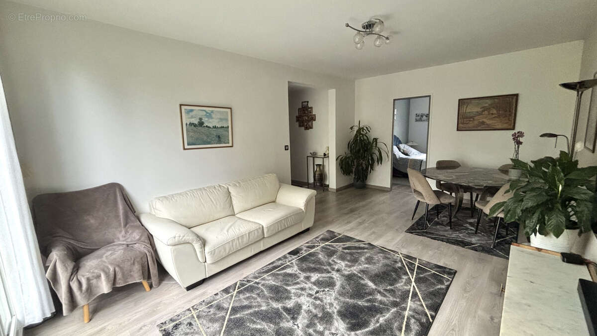 Appartement à ENGHIEN-LES-BAINS