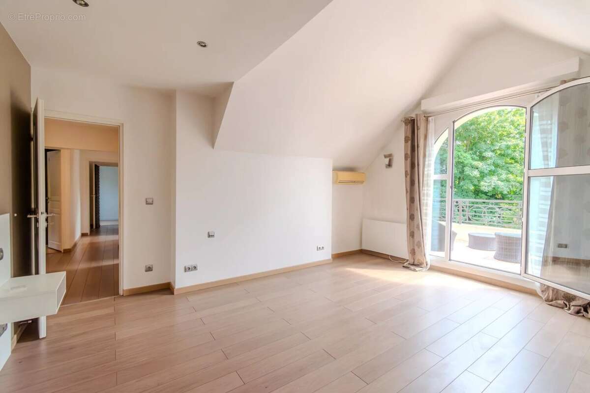 Maison à MONTMORENCY