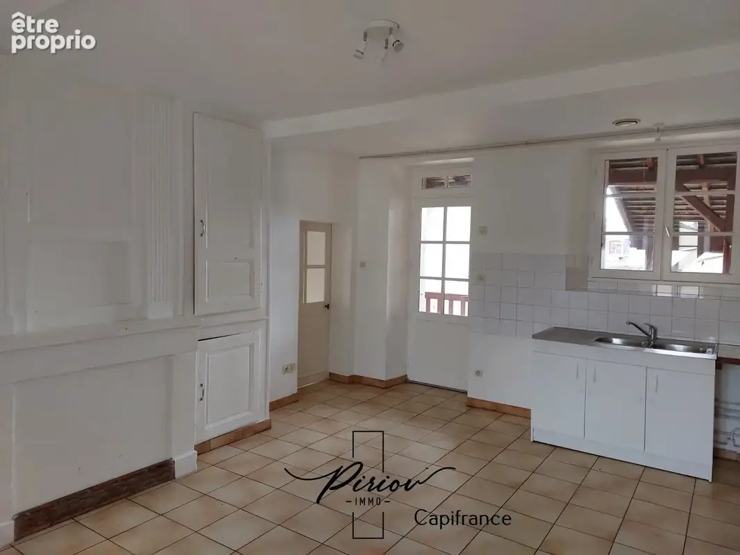 Immeuble de rapport, T2, T3, T3, proximité château, centre ville - photo 12