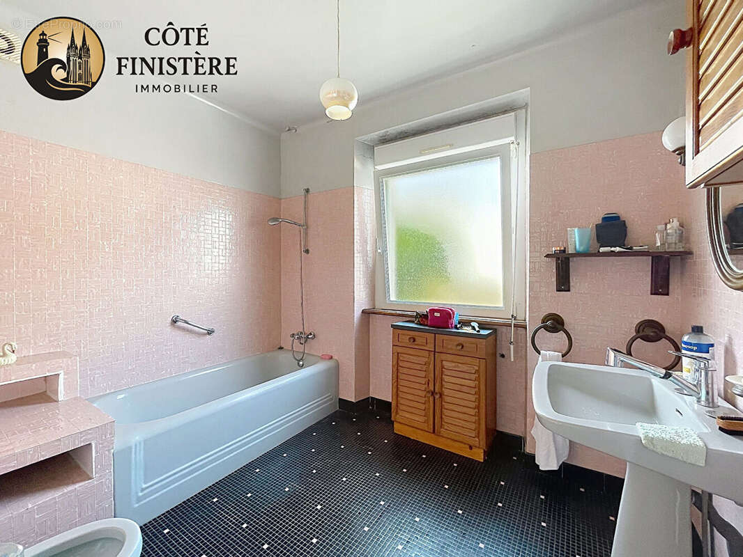 Maison à Treffiagat, vue mer, 143 m², 5 chambres, à deux pas de la plage ! - photo 9