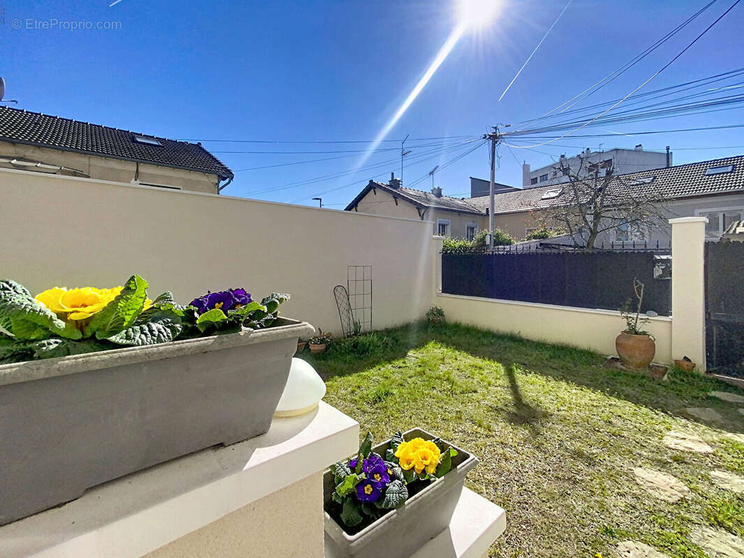 Maison à SAINT-MAUR-DES-FOSSES