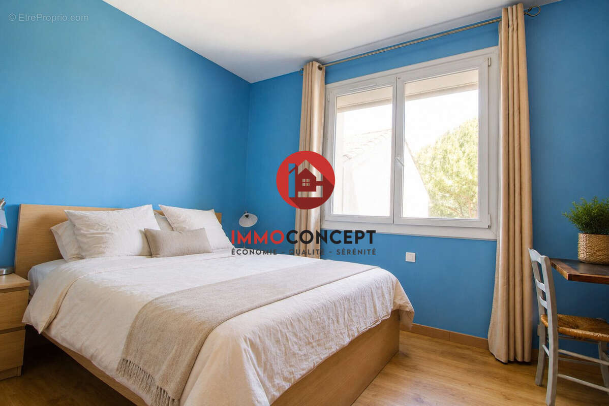 1er: Chambre - Maison à AVIGNON