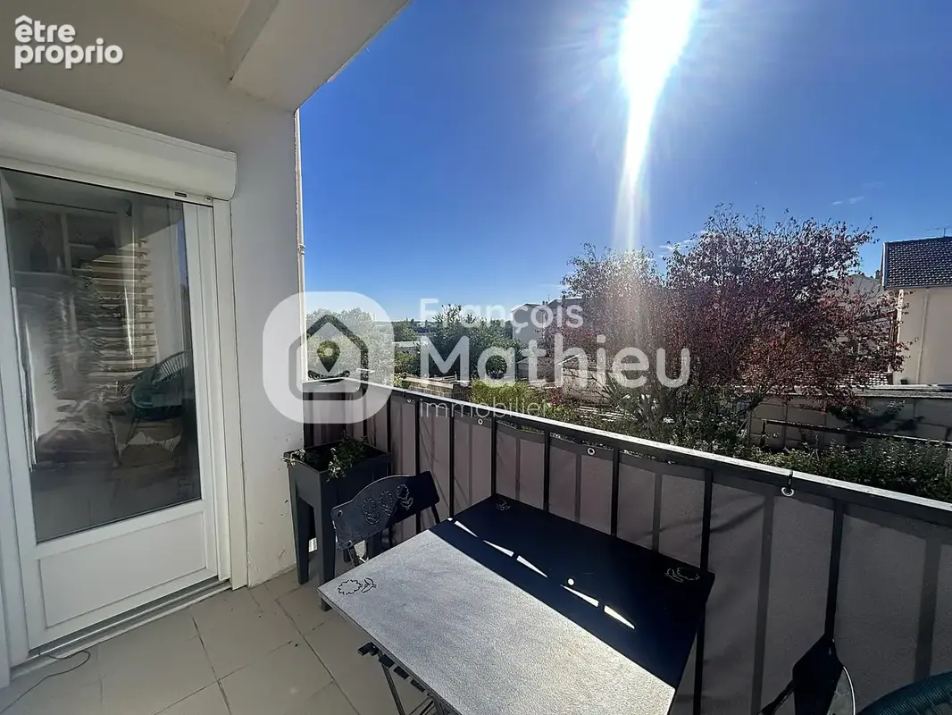 Mâcon - Appartement T4 avec balcon, garage et cave. - photo 2