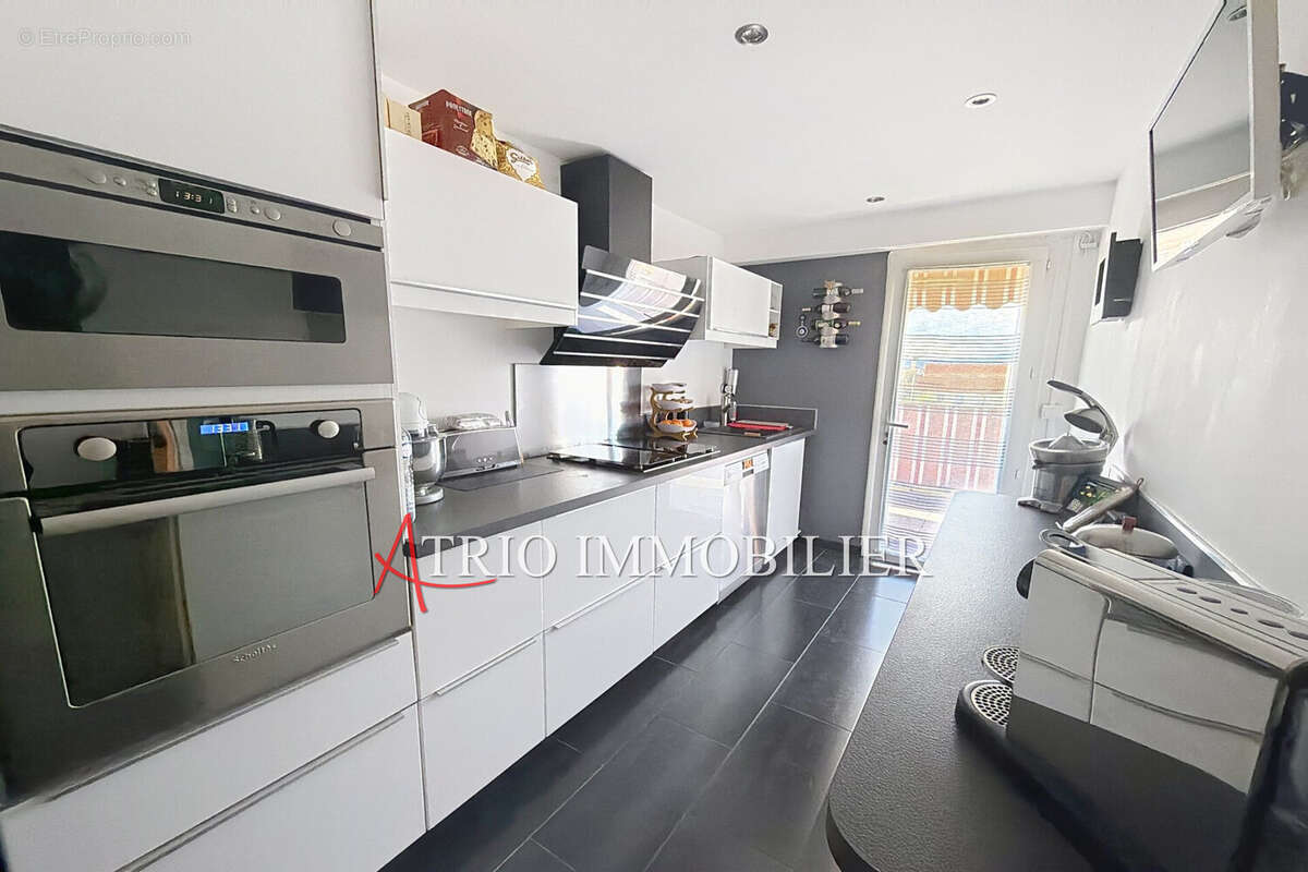 Appartement à SAINT-LAURENT-DU-VAR