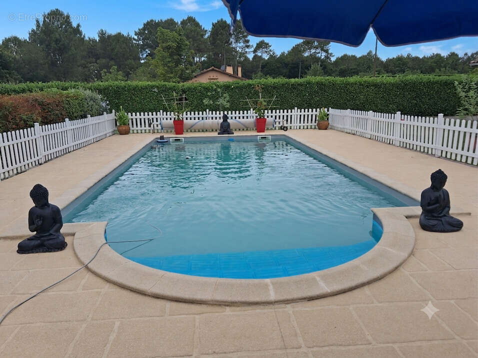 A vendre maison trois chambres avec piscine et dépendances - photo 17