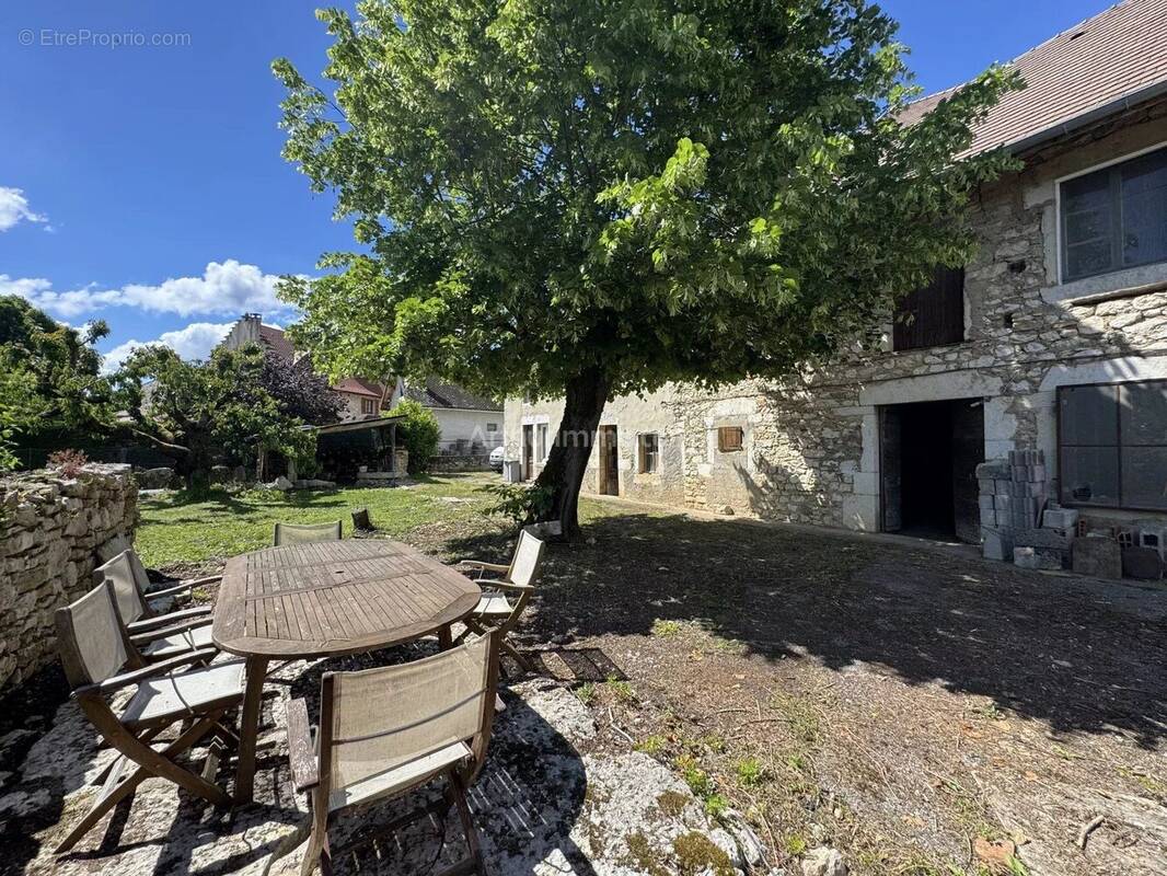 Maison à IZIEU