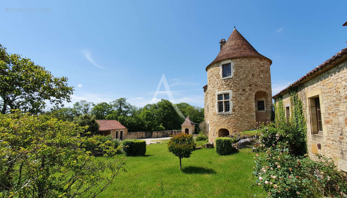 Maison à POMAREDE