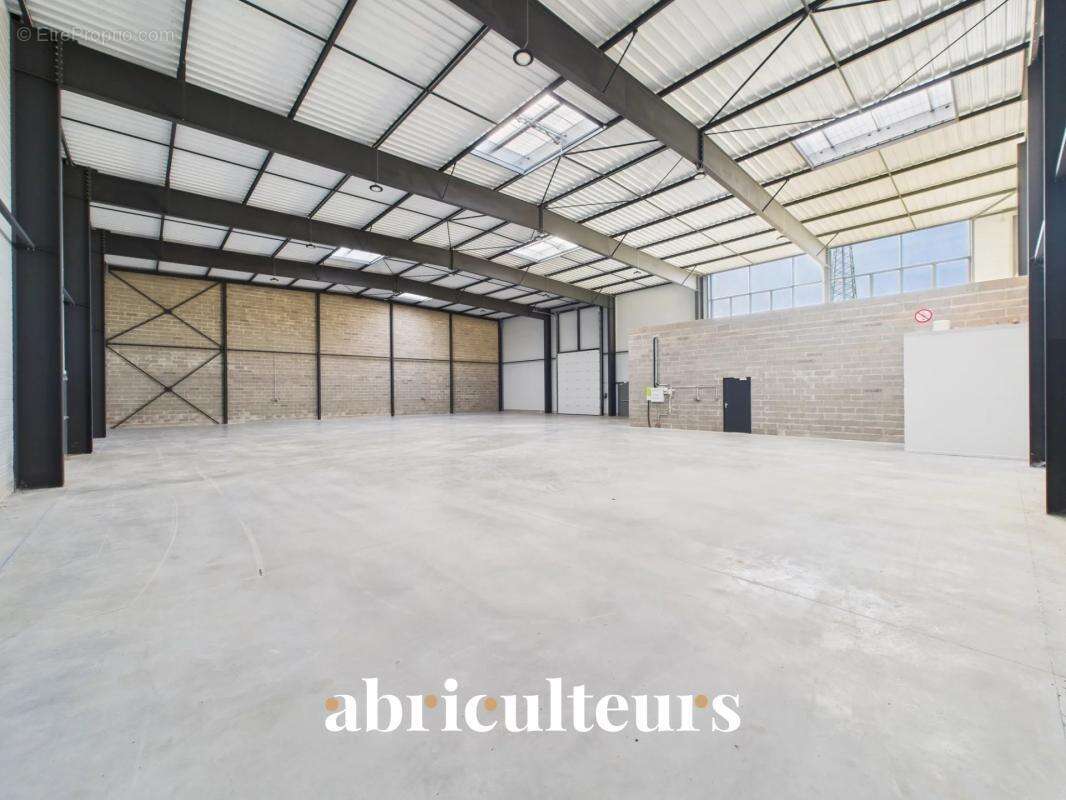Bâtiment d’activité de 755 m² en vente à 1h de Paris (28000) - photo 2