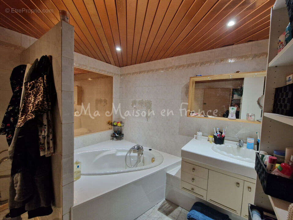 Maison à SAINT-POURCAIN-SUR-SIOULE