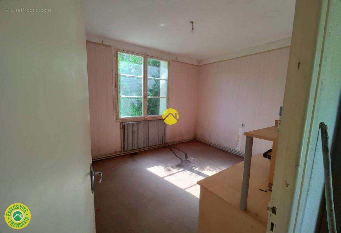 Maison à DUN-LE-PALESTEL