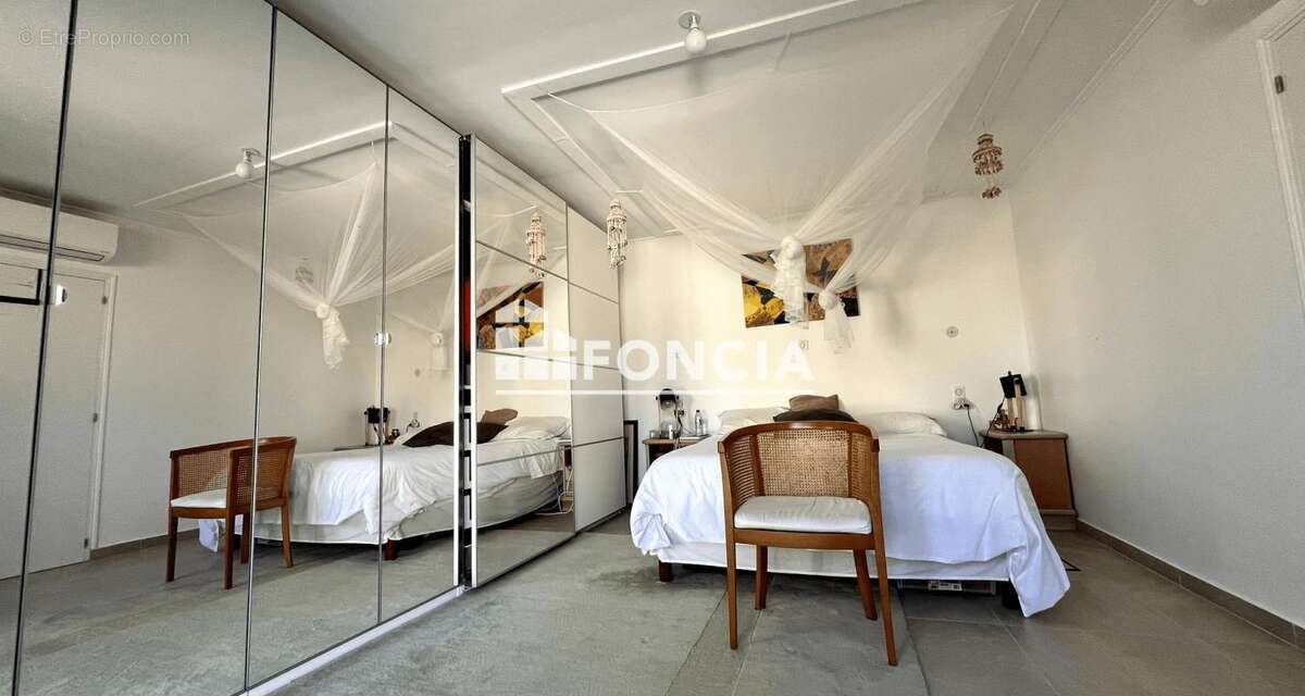 Maison à LA LONDE-LES-MAURES