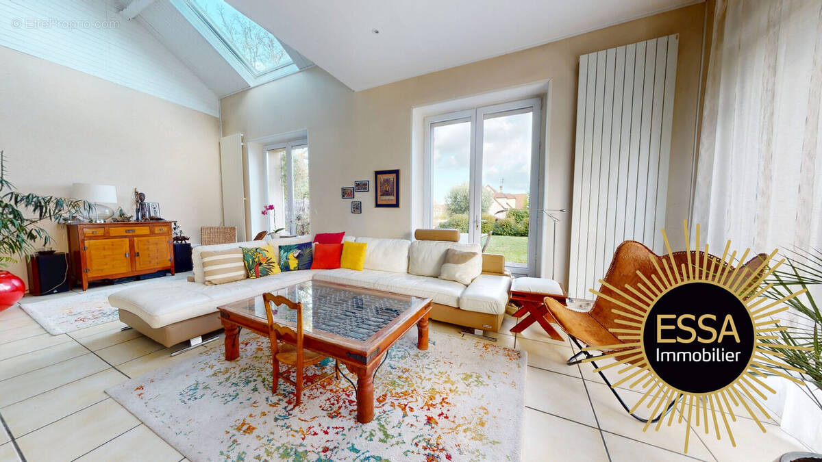 Maison à FEUCHEROLLES