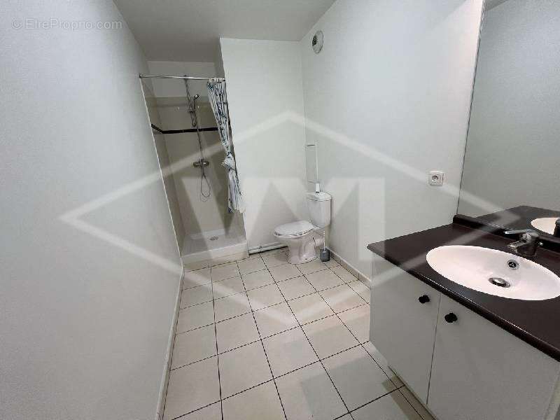 Appartement à COMBS-LA-VILLE