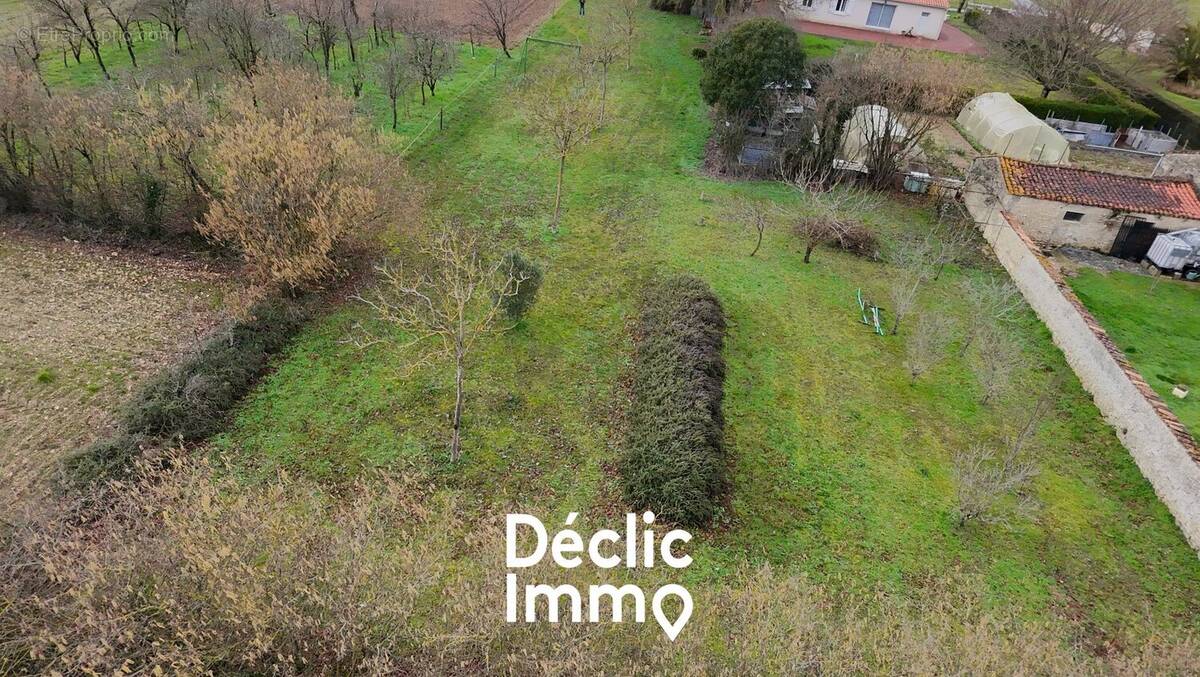 Terrain à LA BROUSSE