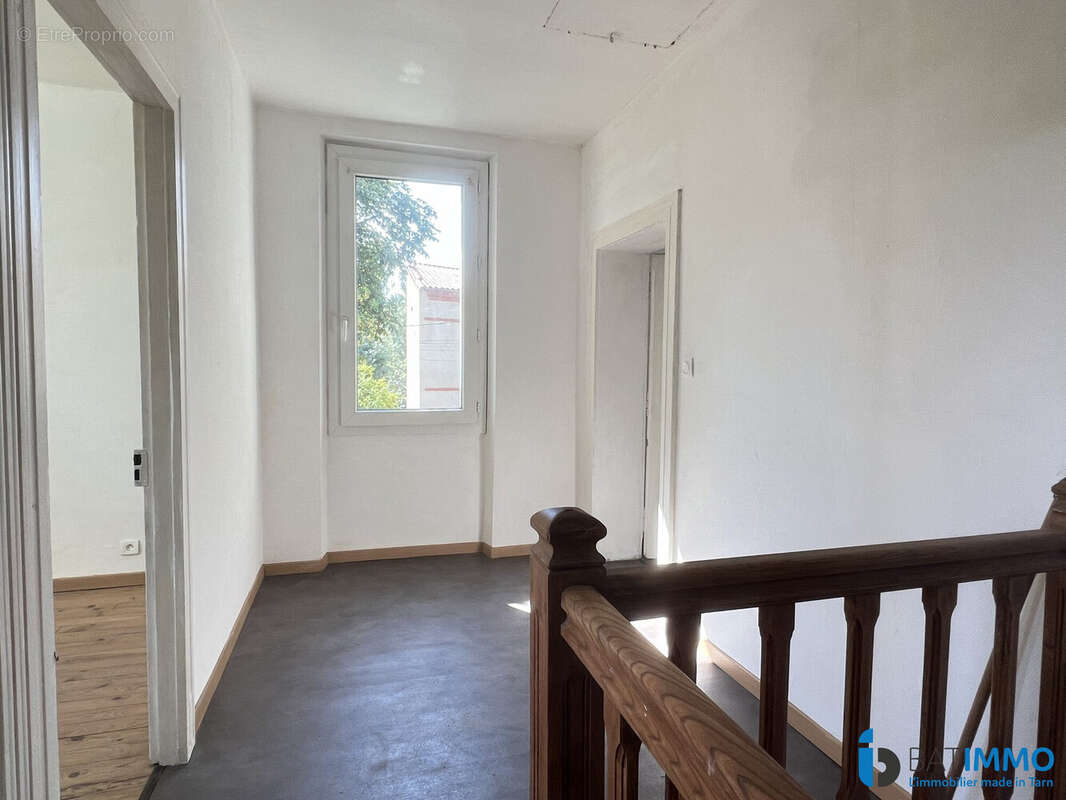 Maison 1 (étage) - Palier - Appartement à ALBI