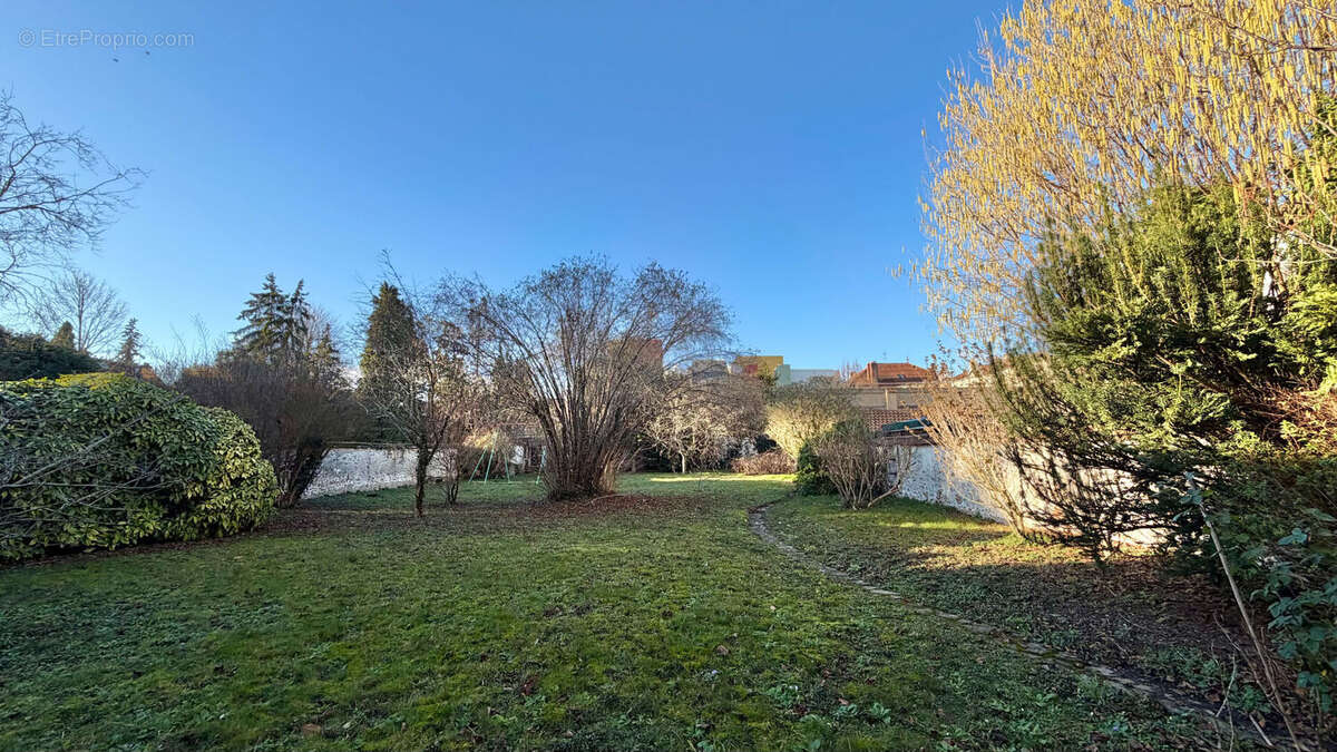 Maison à CORBEIL-ESSONNES
