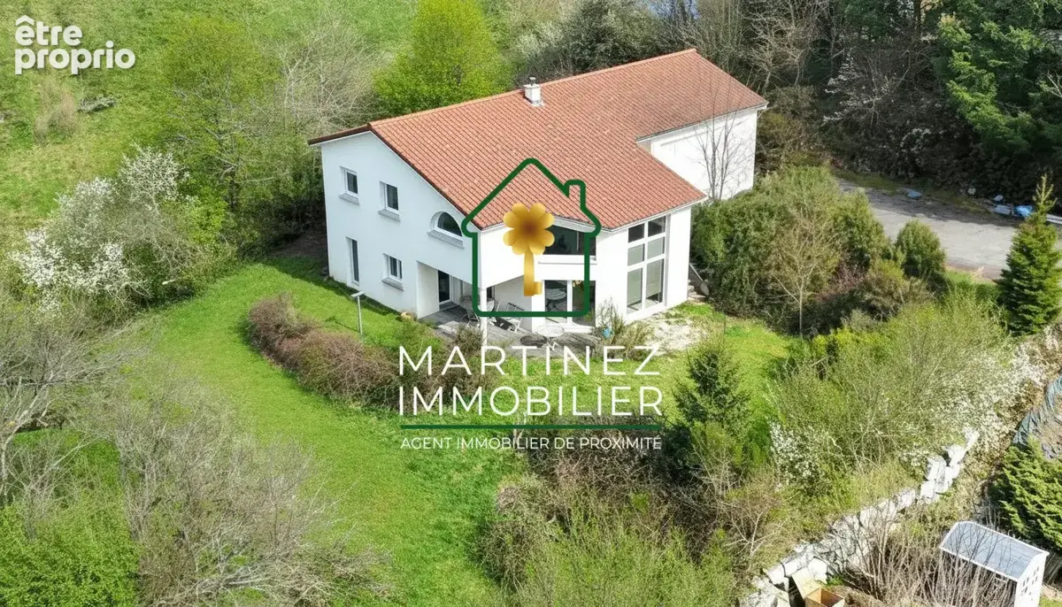 Maison à SAINT-CHRISTO-EN-JAREZ