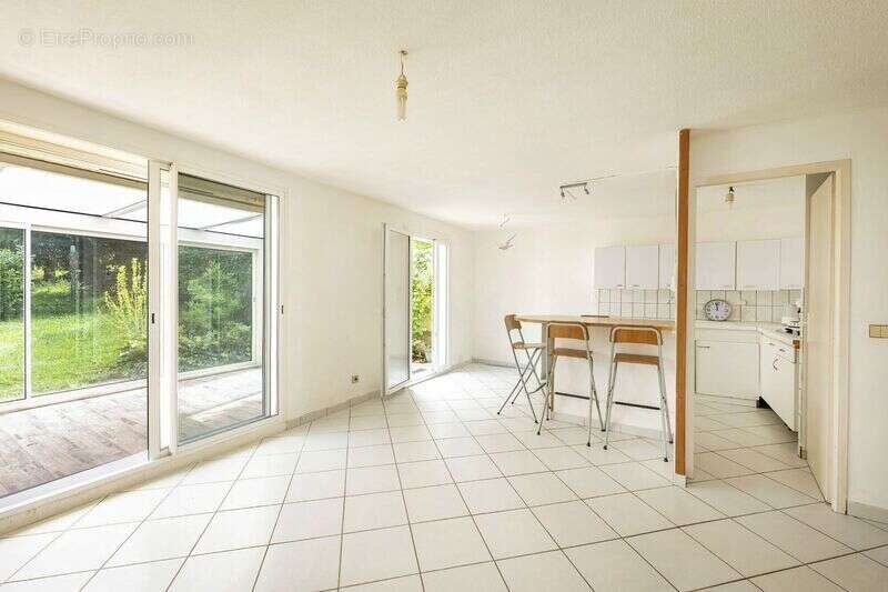 Maison à AMBARES-ET-LAGRAVE