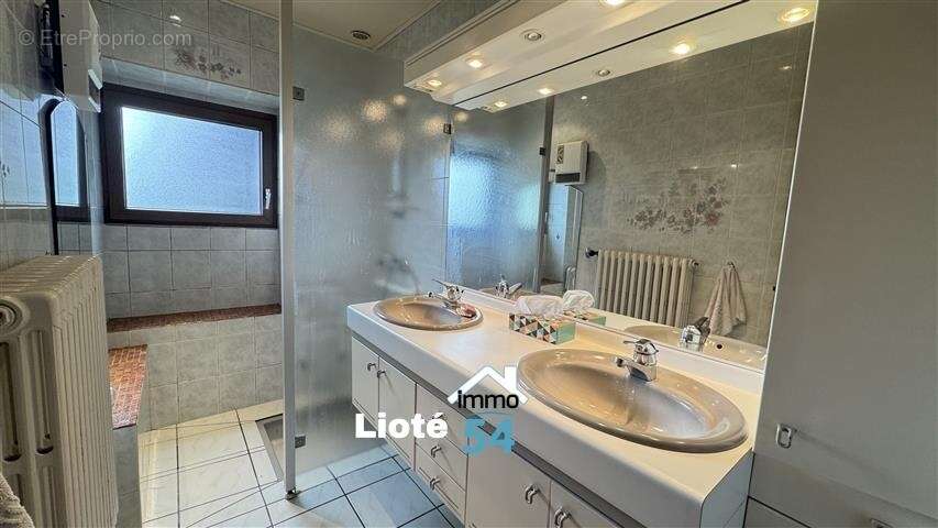 Maison à BREMONCOURT