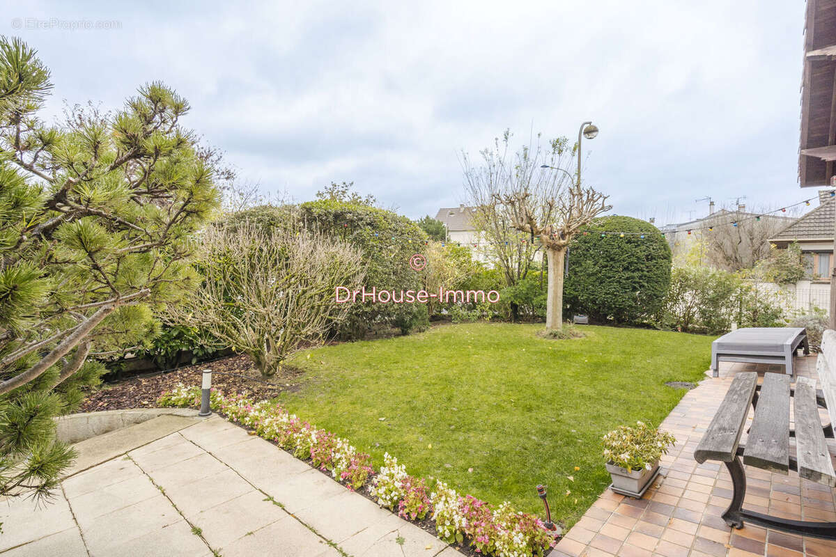 Maison à BRY-SUR-MARNE