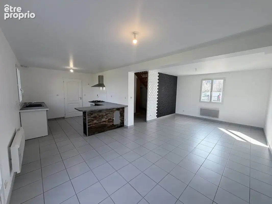 Pavillon de 2010 avec garage, 3 chambres et 789m2 de terrain - photo 3