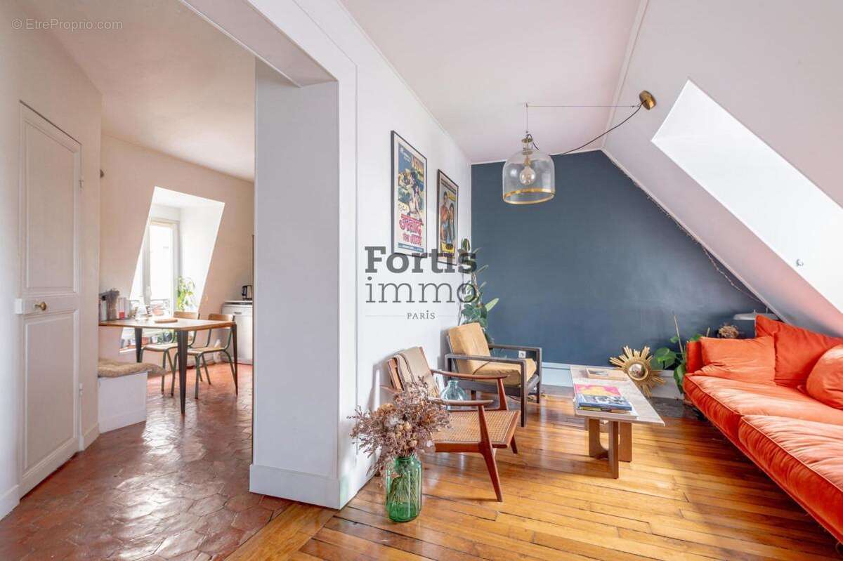 Appartement à PARIS-10E