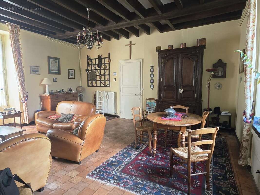 Maison 232 m² à Saint-Fort  - photo 5