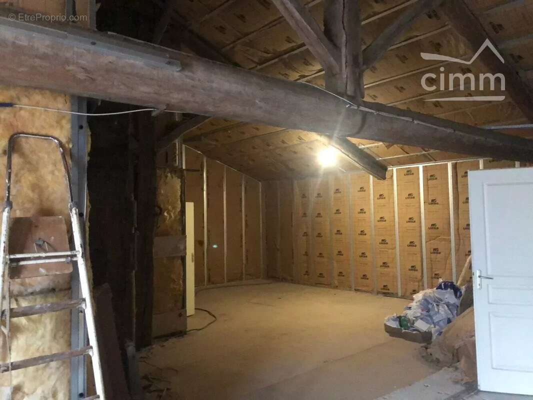 A VENDRE Maison de ville à rénover - photo 12