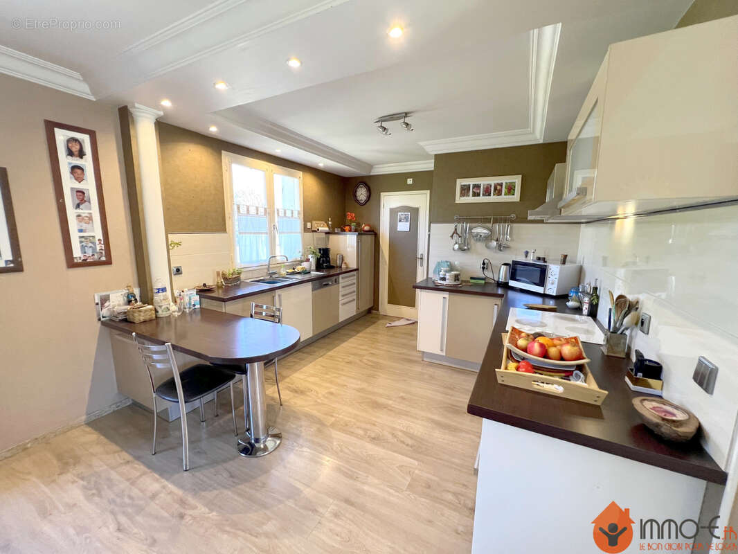 Maison 113 m² à Vignely  - photo 4