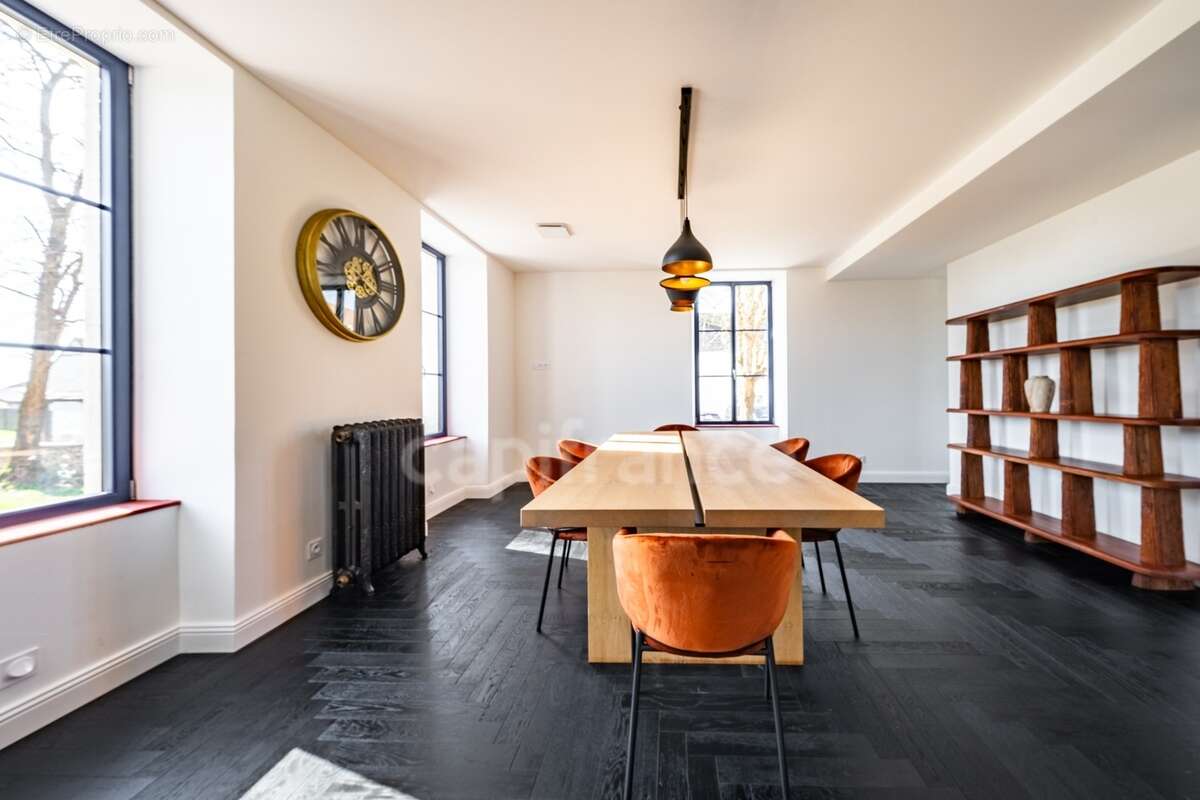 Propriété à vendre composée d'une demeure de Maitre et une deuxième maison avec piscine et jardin - photo 12