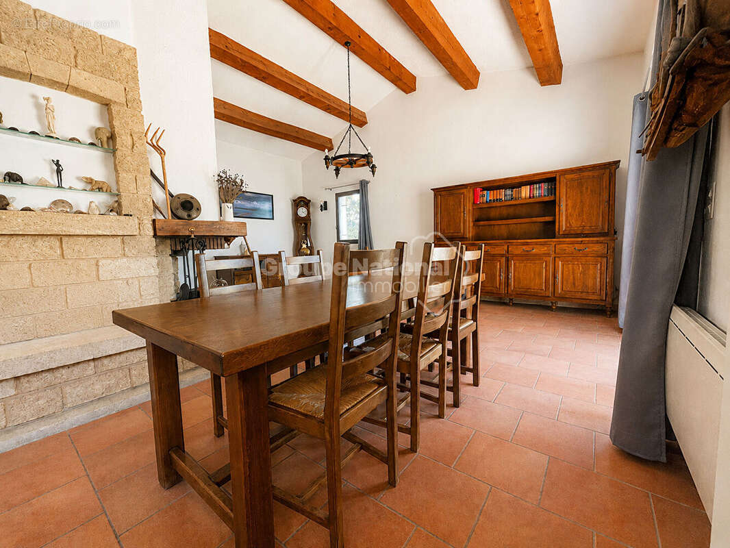 Maison 4 pièces à vendre à Saint Chamas - 138 m² sur terrain de 600 m² - photo 3