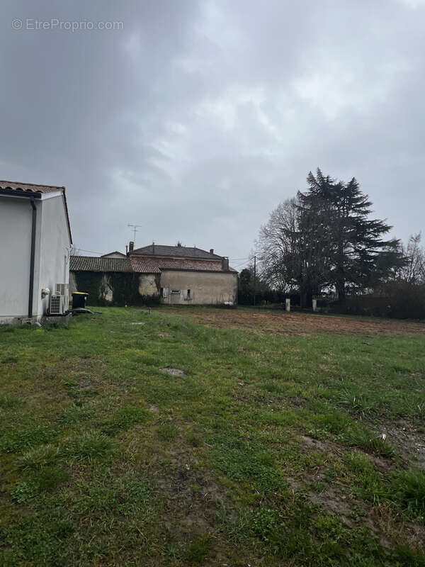 Terrain à SAINT-MAIXANT