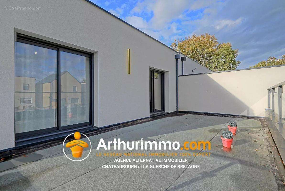 Maison à SAINT-ERBLON