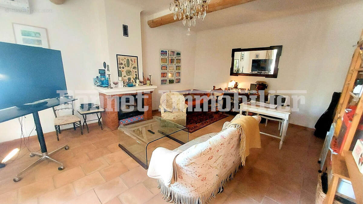 Maison à CHATEAUNEUF-DE-BORDETTE