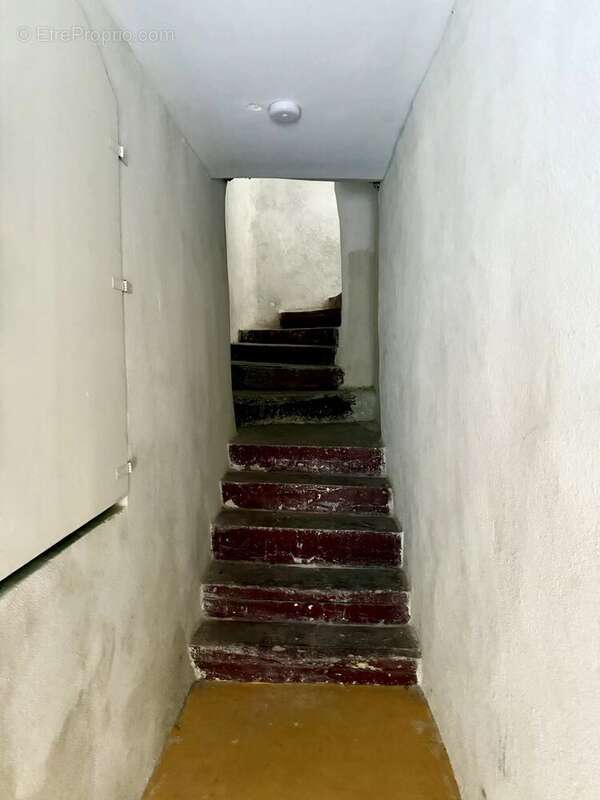 Appartement à SAINT-LAURENT-DU-VAR