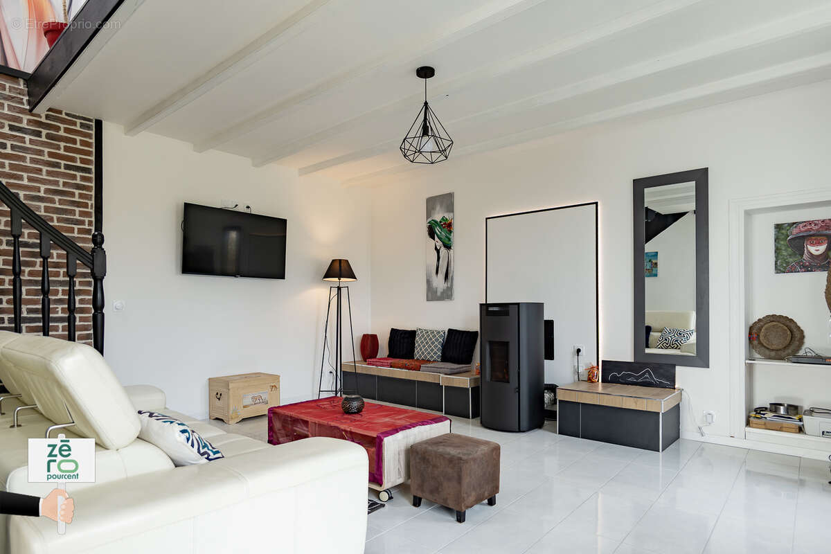 Maison à MOUZEUIL-SAINT-MARTIN