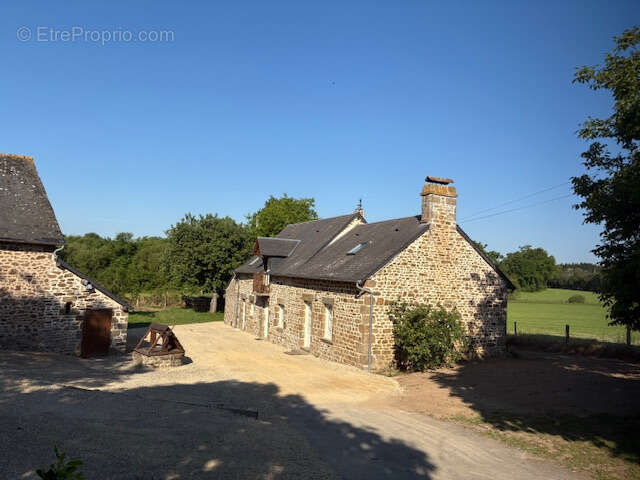 Maison à AMBRIERES-LES-VALLEES