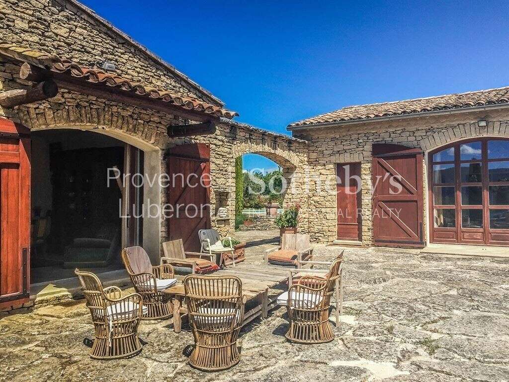 Maison à GORDES