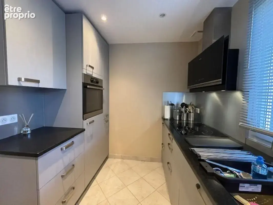 Propriété Familiale de 235 m² -4 chambres -Piscine-Dépendance-Terrain1700M² - photo 7