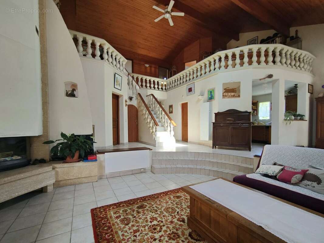 CASTRES GIRONDE, Maison de 154 m² sur 900 m² de terrain - photo 5