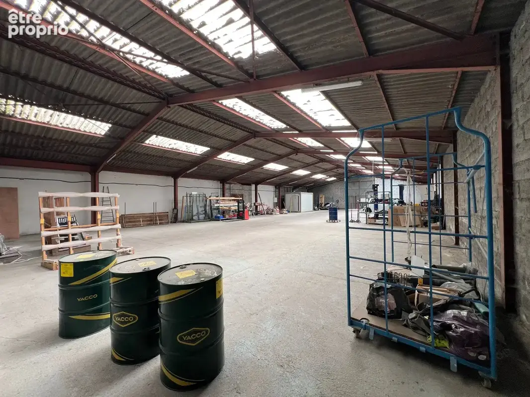 Local commercial de 600 m2   Emplacement premium sur axe passant à Colmar (Route de Bâle) - photo 3